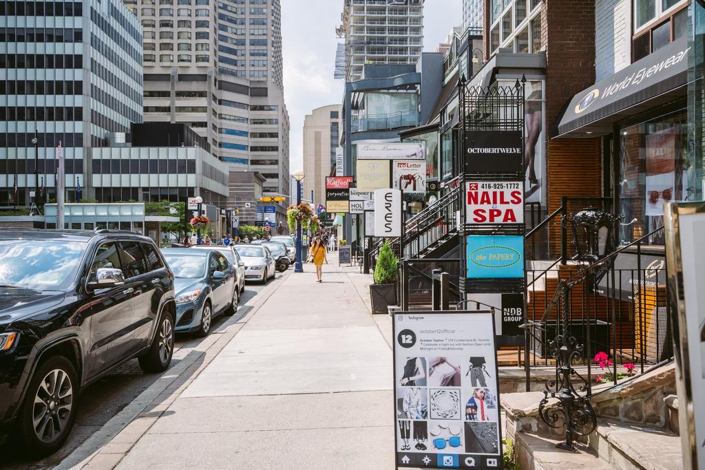 Premium 2Bdrm In Yorkville Toronto Exterior photo